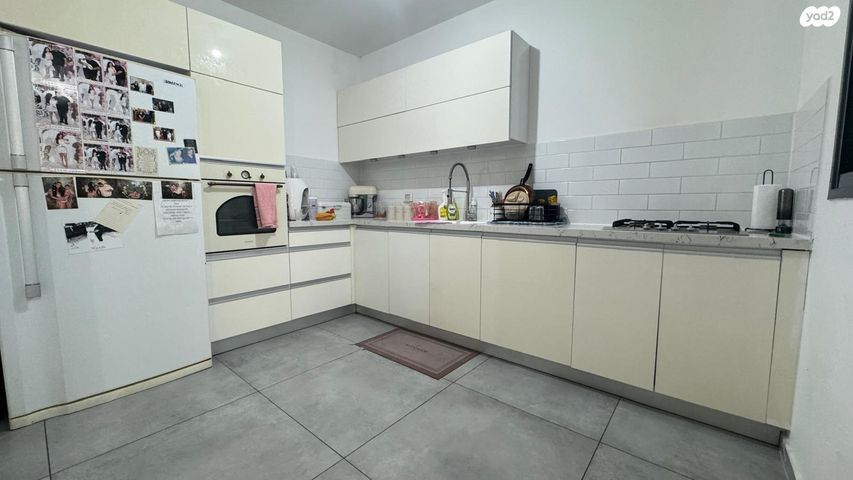 דירה, יצחק שמיר, עפולה