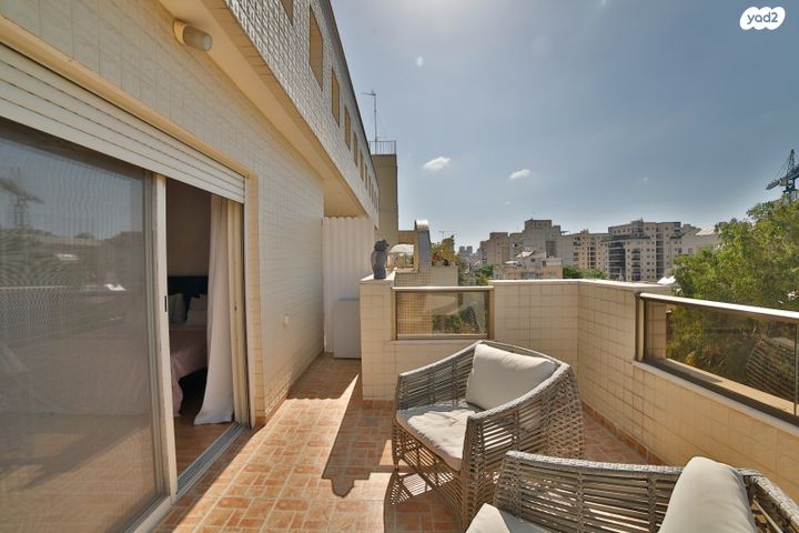 דופלקס, השופט ברנדייס, שיפר, פתח תקווה