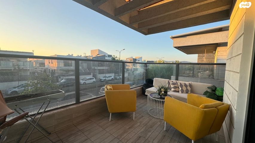 דירה, יצחק שמיר, עפולה