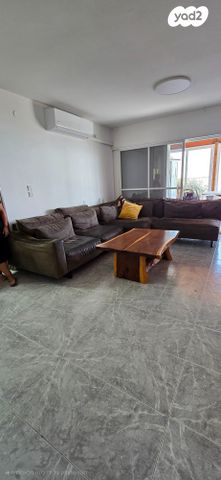 דו משפחתי, לולב, טבריה