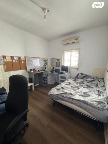 טריפלקס, האורגים 18, בת ים