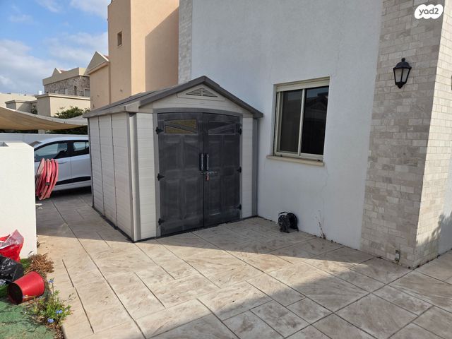 דו משפחתי, ניצן