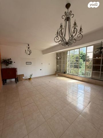 שכונת חשמונאים, מרכז העיר א