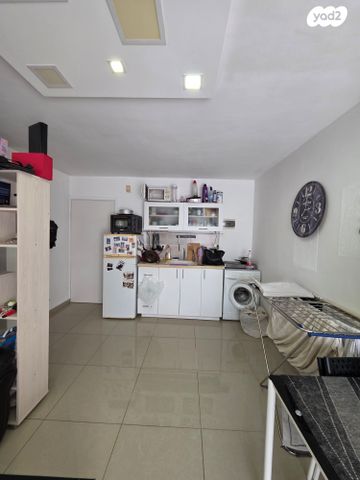 דירה, ז'בוטינסקי 3, צור שלום, קרית ביאליק