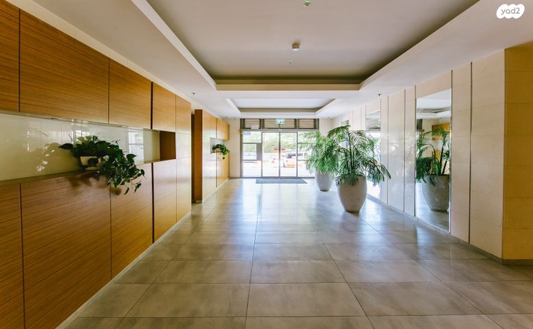 דירה, פרופ' אהרון צ'חנובר, רחובות המדע, רחובות