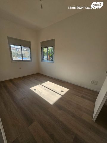 דו משפחתי, בית דגן