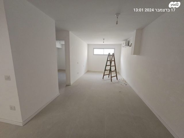 דו משפחתי, בית דגן