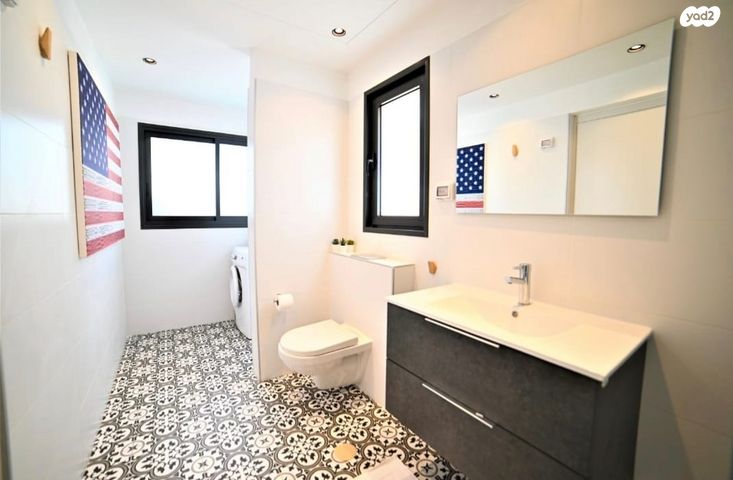 דירה, אסתר המלכה, טבריה