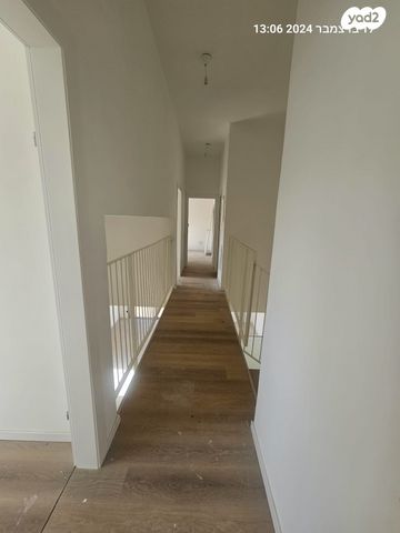 דו משפחתי, בית דגן