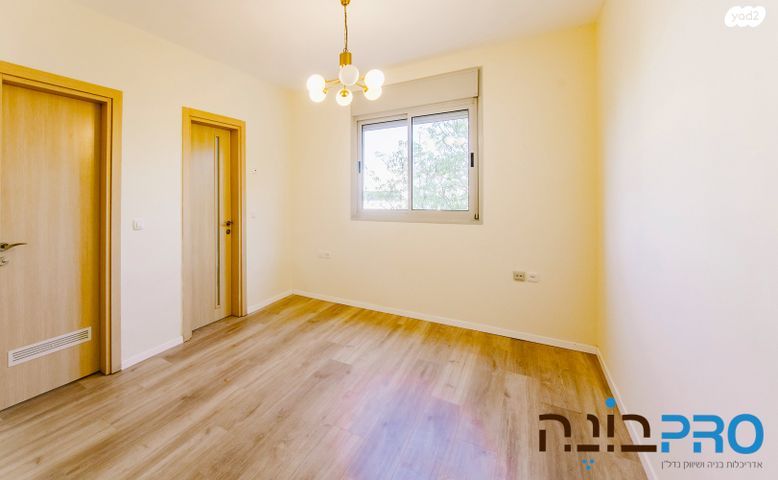 דירה, פרופ' אהרון צ'חנובר, רחובות המדע, רחובות