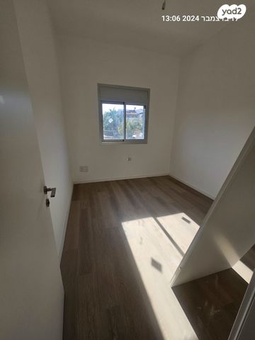 דו משפחתי, בית דגן