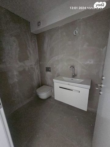 דו משפחתי, בית דגן