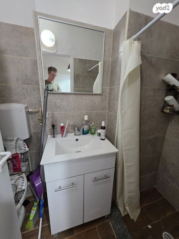 דירה, ז'בוטינסקי 3, צור שלום, קרית ביאליק