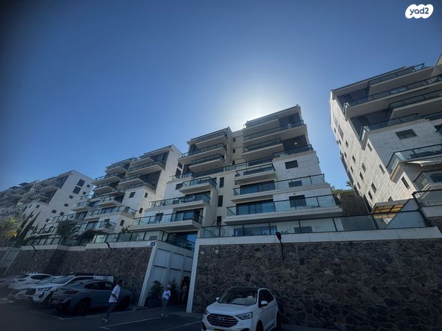 דירה, אסתר המלכה, טבריה