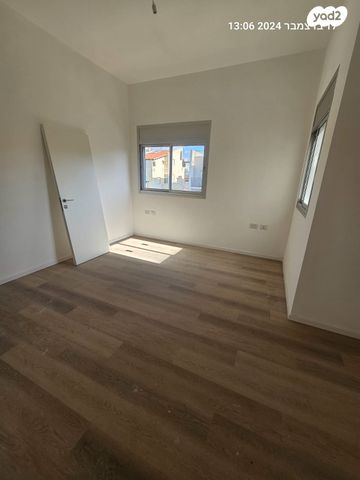 דו משפחתי, בית דגן