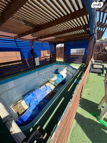 דירת גן, העלייה 75, עמידר, נהריה