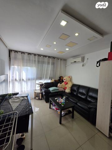 דירה, ז'בוטינסקי 3, צור שלום, קרית ביאליק