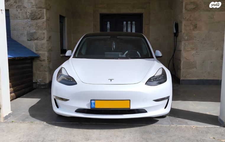 מודעת רכב טסלה מודל 3
