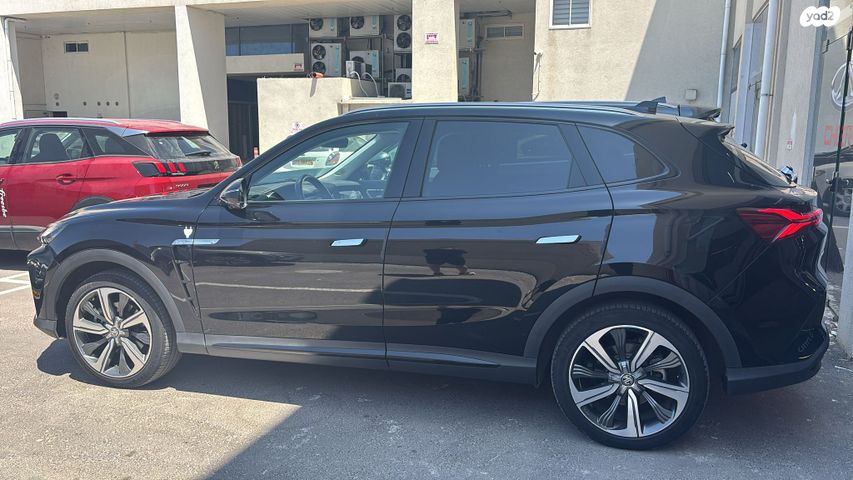 אם ג'י מארוול R