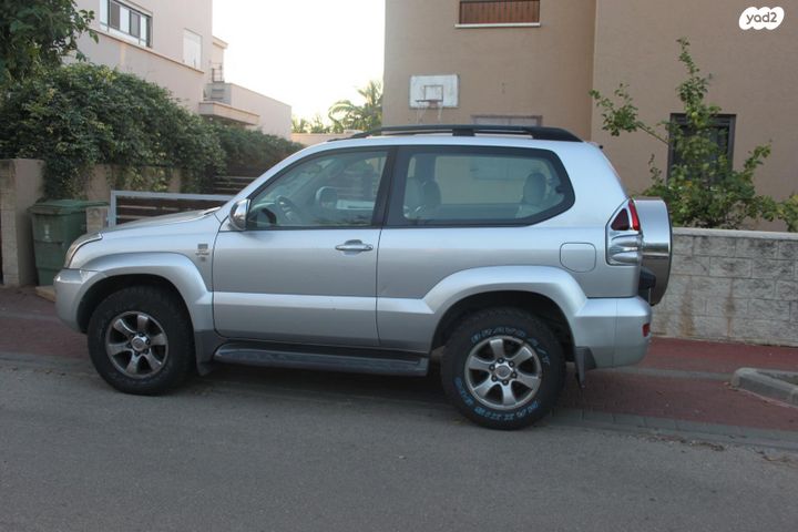 טויוטה לנד קרוזר