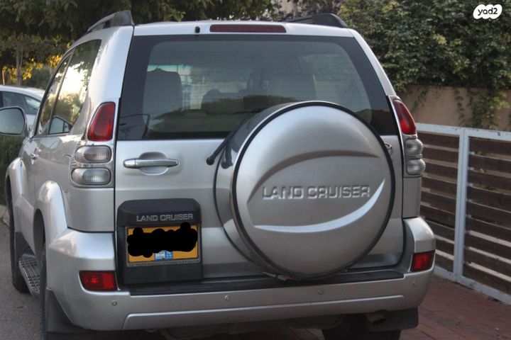 טויוטה לנד קרוזר