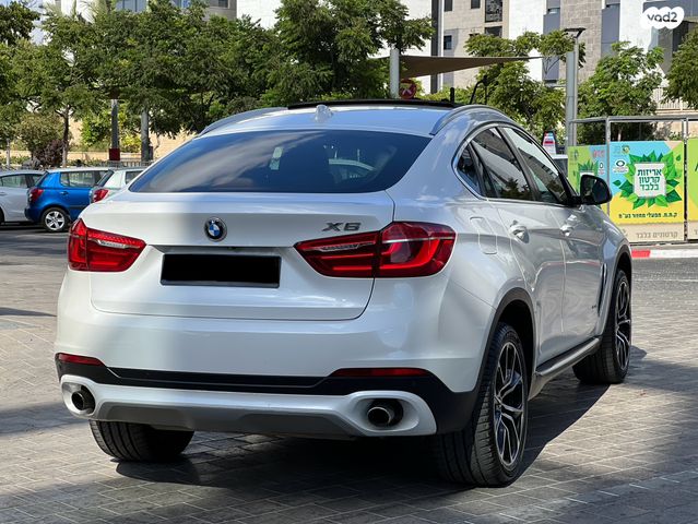 ב מ וו X6
