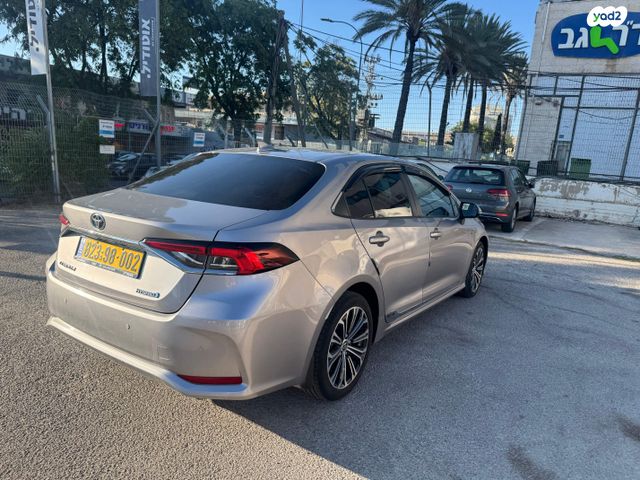 טויוטה קורולה