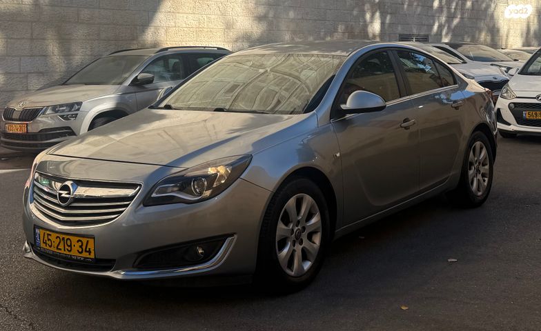 מודעת רכב אופל אינסיגניה