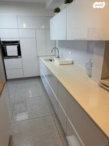 דירה, ענבים 2, רובע ט"ז, אשדוד