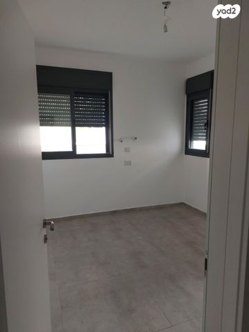 דירת גן, טורקיז 51, אבני חן, חריש