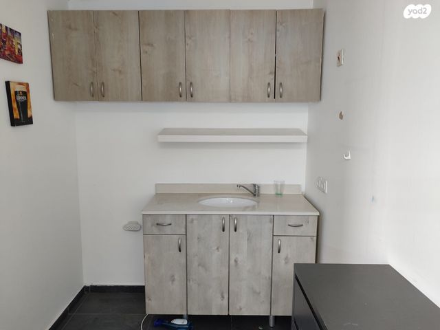 מבני תעשיה, התע"ש 6, אזור תעשיה הישן, כפר סבא