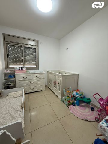 דירה, ישראל גלילי, קרית אילון, חולון