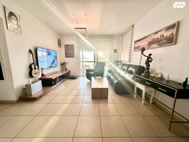 שדרות טום לנטוס 27