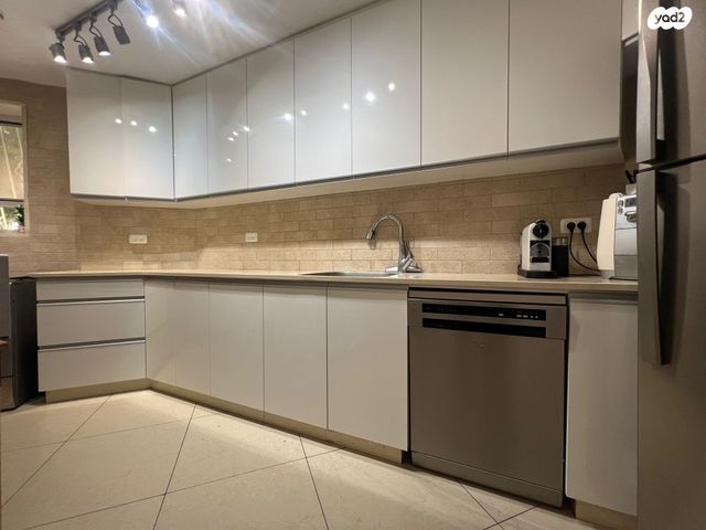 דירת גן, יקינטון, גילה, ירושלים