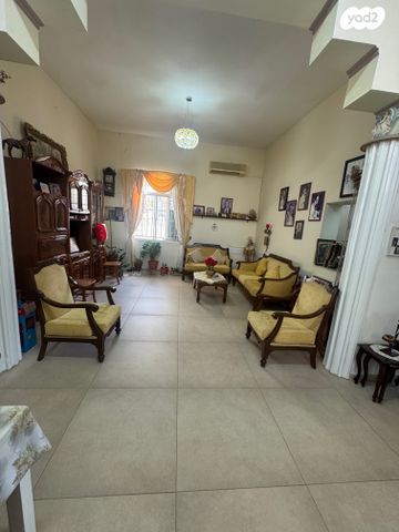 דירה, ח'טיב, שער פלמר, תחנת רכבת השמונה, חיפה