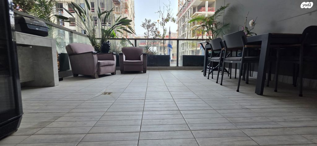 דירה, הגנים 17, נווה גן, רמת השרון