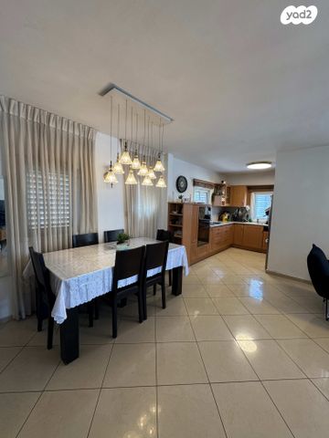 דירה, נווה יהושע, נווה יהושע, ערמונים, רמת גן