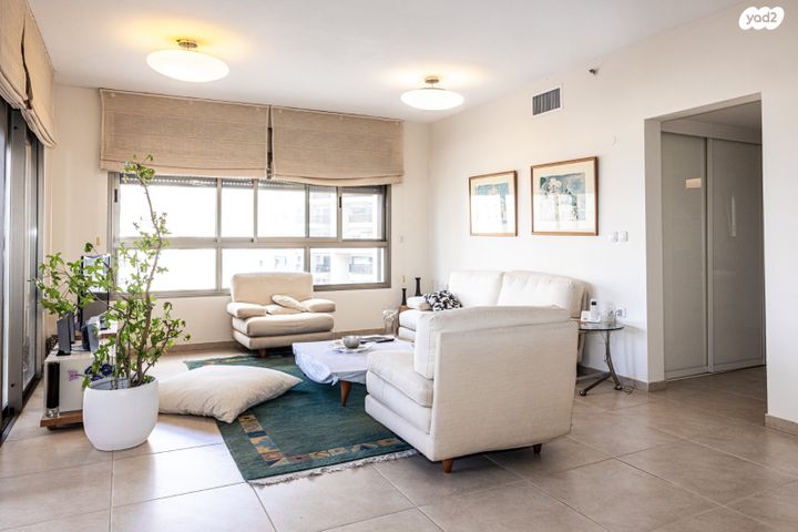 דירה, אהוד מנור, עיר ימים, נתניה