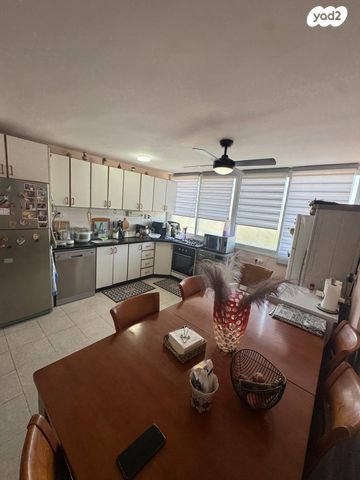 דירה, משה יוליש, אשקלון