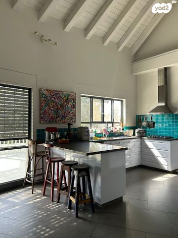 דו משפחתי, יד חנה