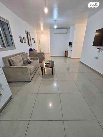 דירה, יורם ורון 1, אשקלון