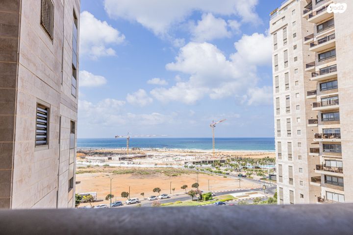 דירה, אהוד מנור, עיר ימים, נתניה