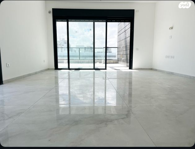 גג/ פנטהאוז, עיר היין, אשקלון