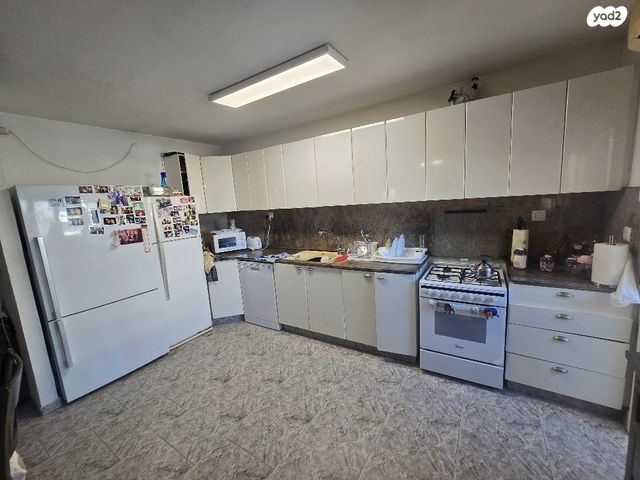 דירה, רוטשילד 27, הגבול רוטשילד, בת ים