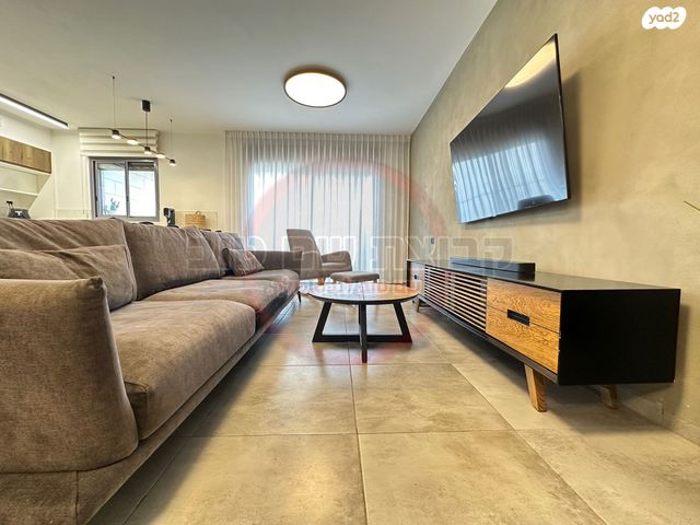 דירה, משה בלנדר, לב העמק, עפולה