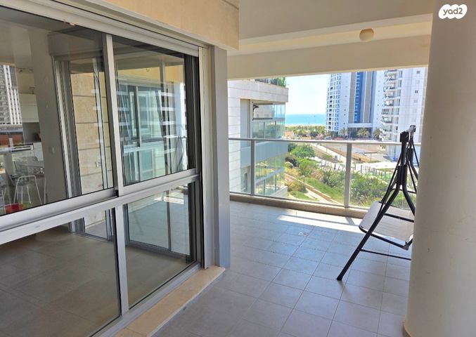 דירה, דודו דותן, עיר ימים, נתניה