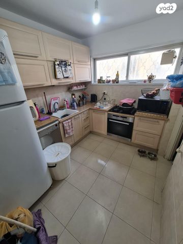 דירה, אלי כהן, רמת הנשיא, בת ים