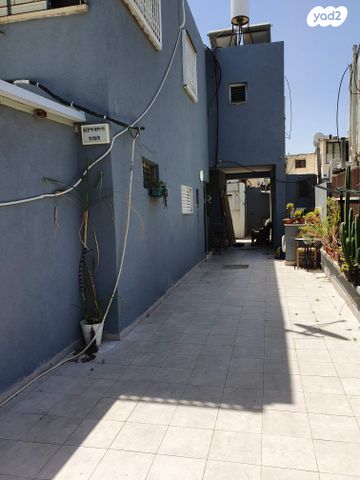 דירת גן, חידושי הרי"ם, צהלון, שיכוני חסכון, תל אביב יפו