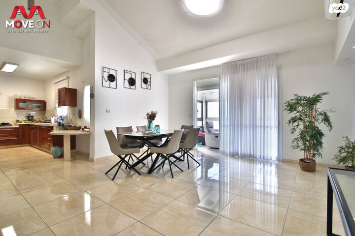 גג/ פנטהאוז, סייפן, שיכון עובדים, טבריה