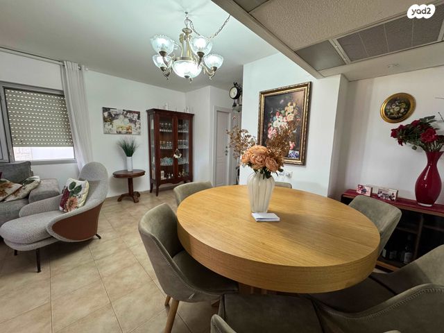 דירה, הדודאים, רמת יקנעם, יקנעם עילית